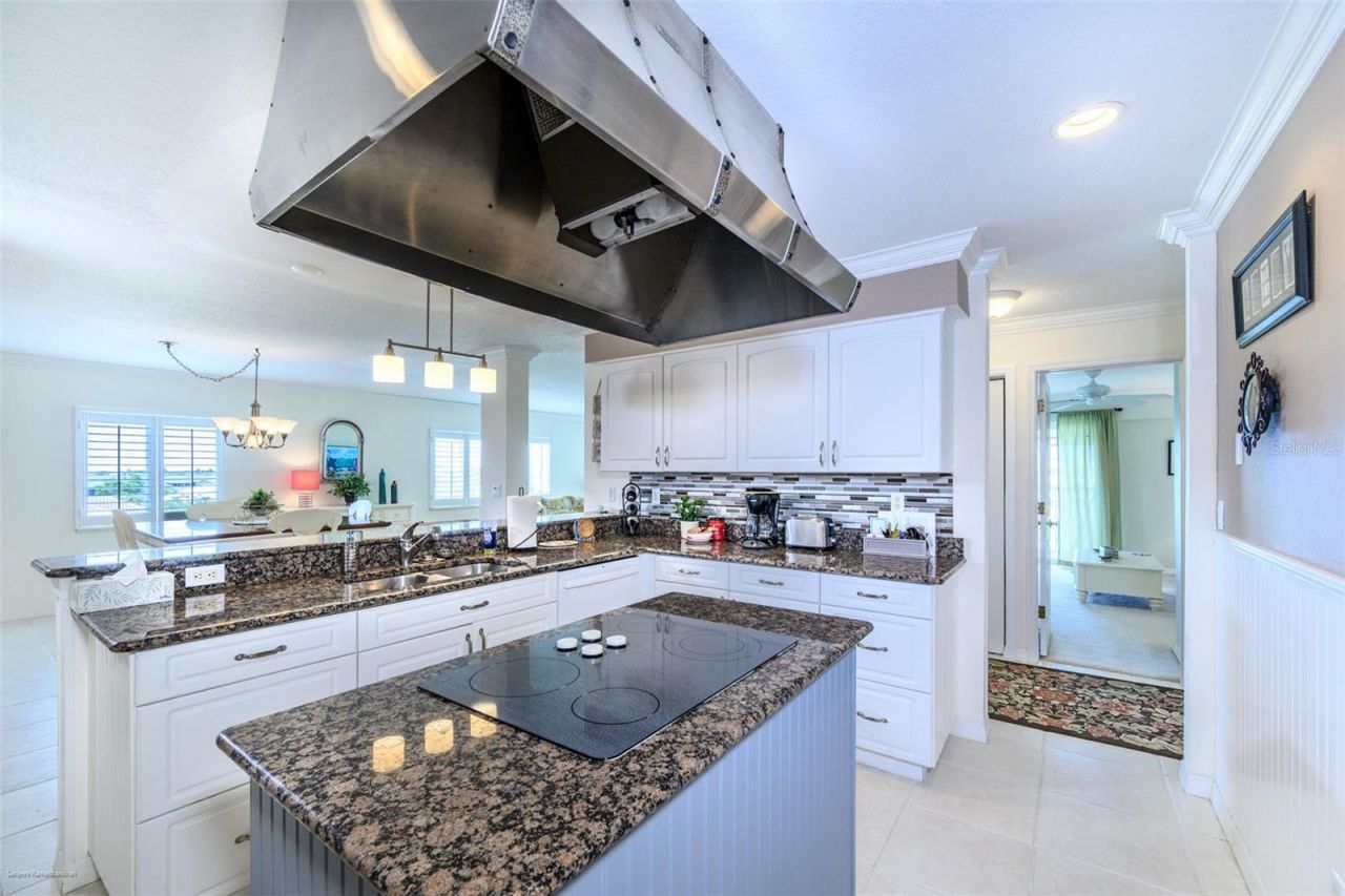 1477 Park Beach Circle, Unit 33, Punta Gorda, FL 33950 Photo