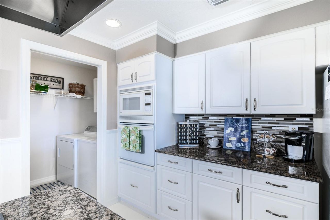 1477 Park Beach Circle, Unit 33, Punta Gorda, FL 33950 Photo