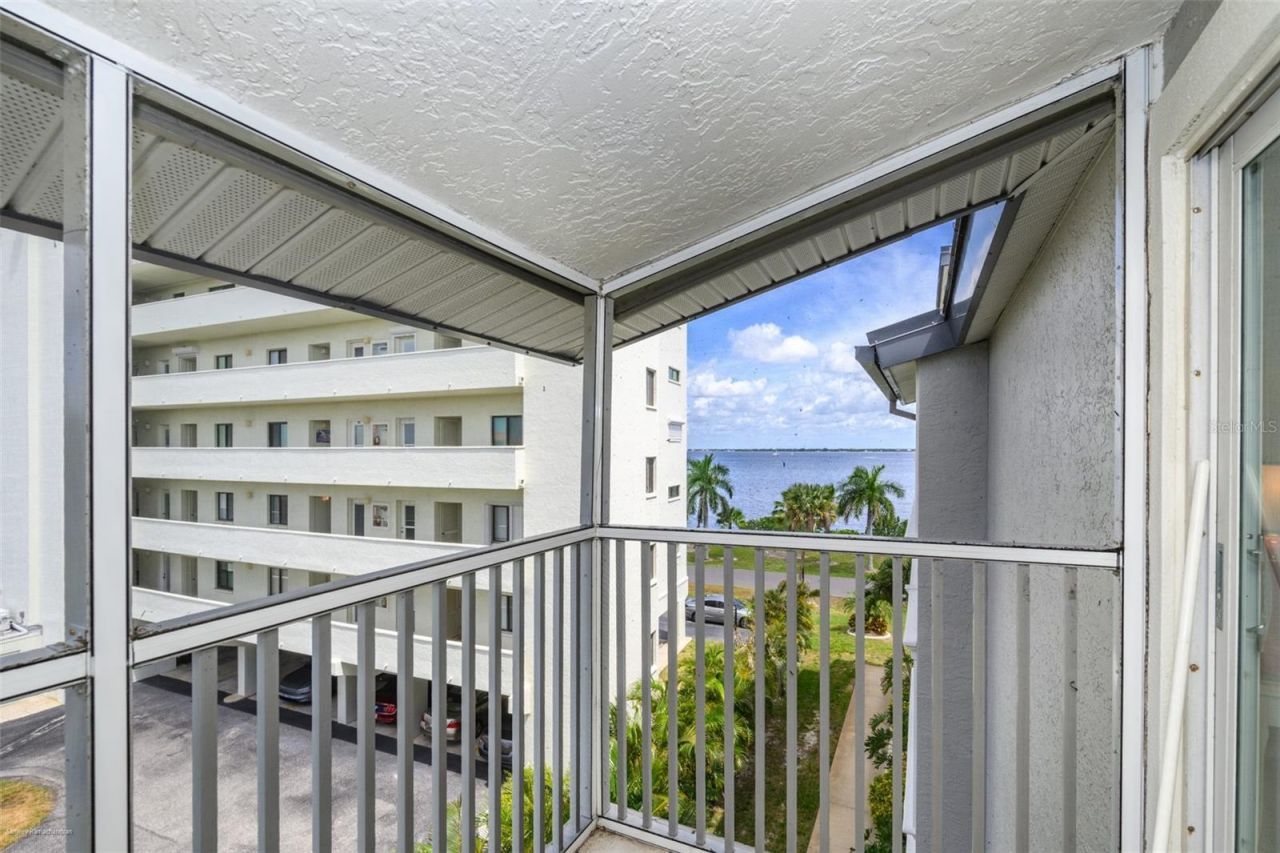 1477 Park Beach Circle, Unit 33, Punta Gorda, FL 33950 Photo