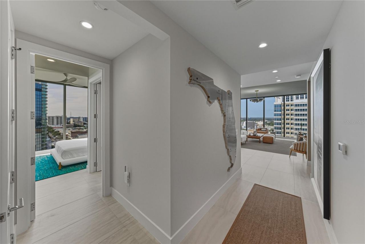 275 1st Avenue S, Unit 1701, Saint Petersburg, FL 33701 Photo