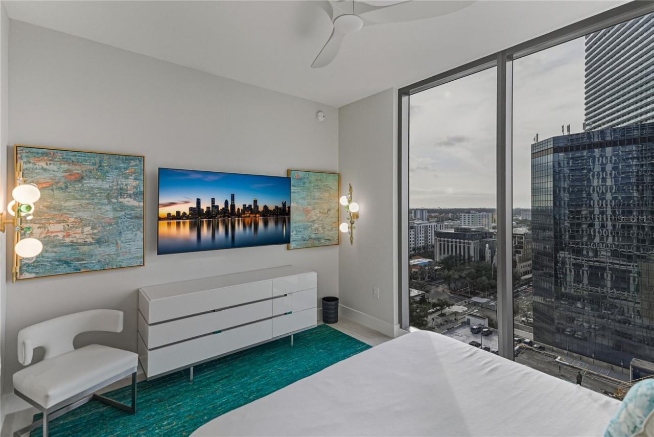 275 1st Avenue S, Unit 1701, Saint Petersburg, FL 33701 Photo