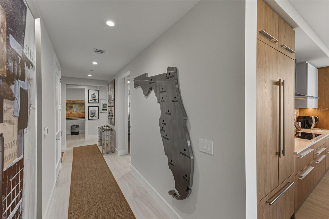 275 1st Avenue S, Unit 1701, Saint Petersburg, FL 33701 Photo