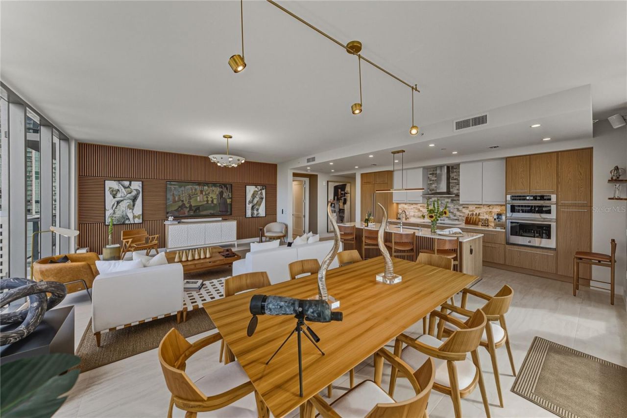 275 1st Avenue S, Unit 1701, Saint Petersburg, FL 33701 Photo