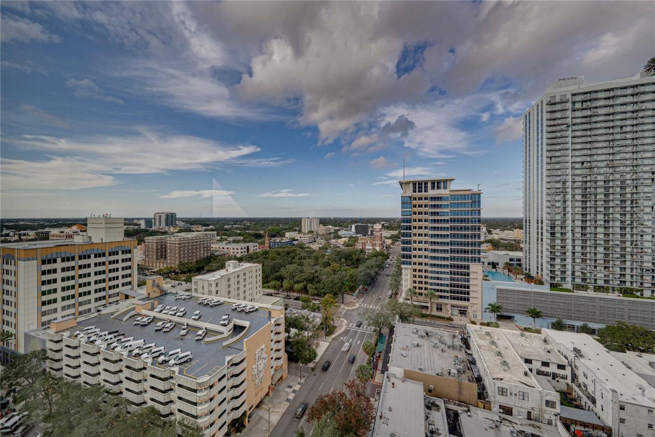 275 1st Avenue S, Unit 1701, Saint Petersburg, FL 33701 Photo