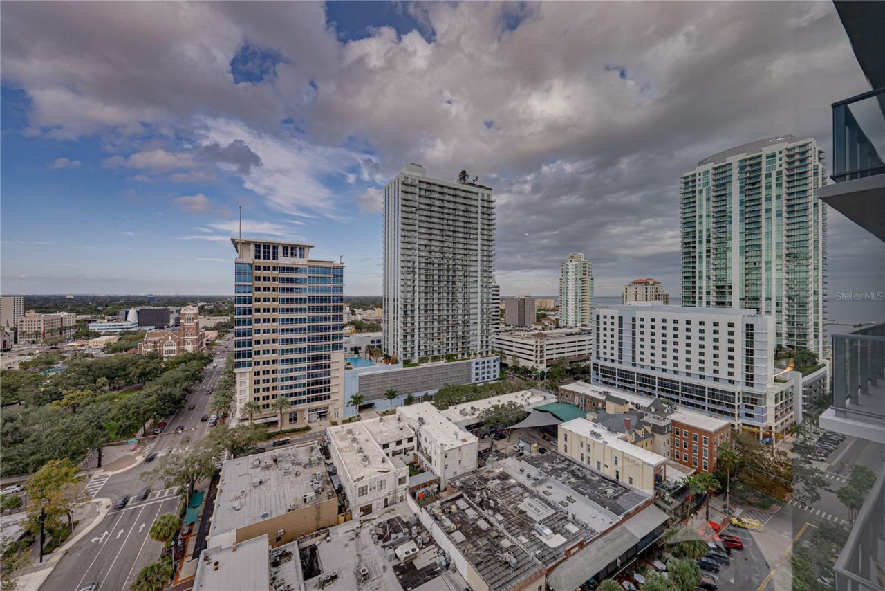 275 1st Avenue S, Unit 1701, Saint Petersburg, FL 33701 Photo