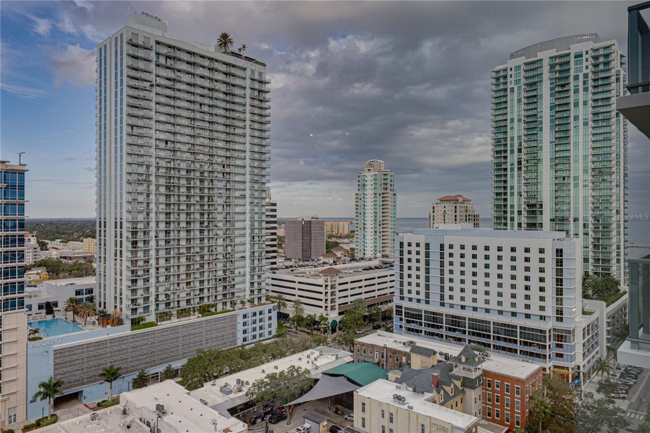 275 1st Avenue S, Unit 1701, Saint Petersburg, FL 33701 Photo
