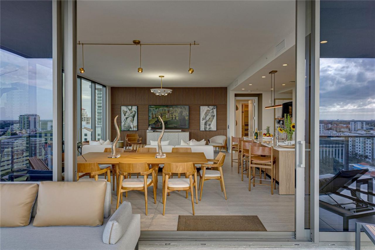 275 1st Avenue S, Unit 1701, Saint Petersburg, FL 33701 Photo