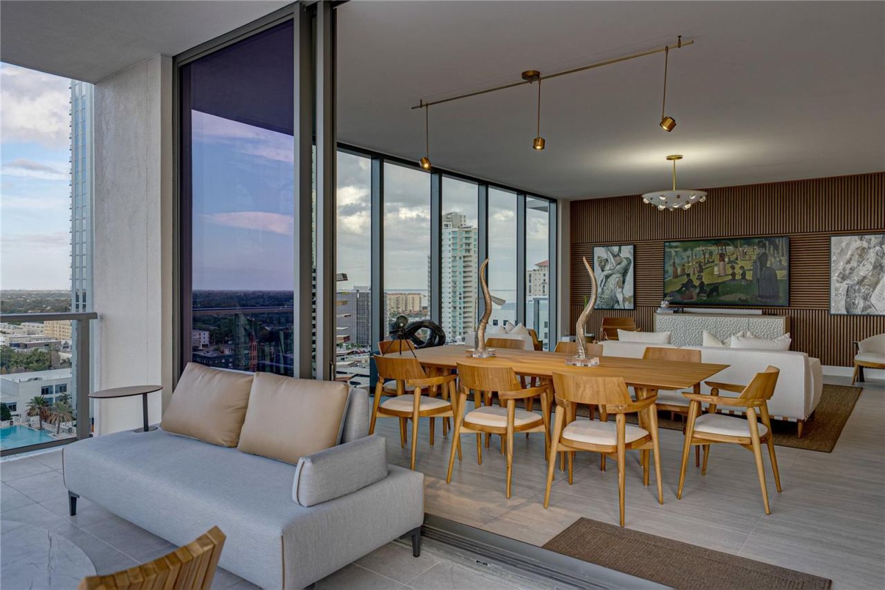275 1st Avenue S, Unit 1701, Saint Petersburg, FL 33701 Photo