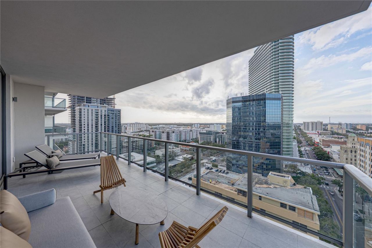 275 1st Avenue S, Unit 1701, Saint Petersburg, FL 33701 Photo