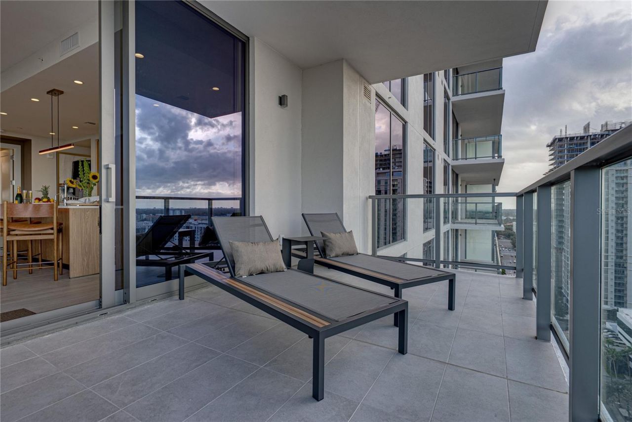 275 1st Avenue S, Unit 1701, Saint Petersburg, FL 33701 Photo