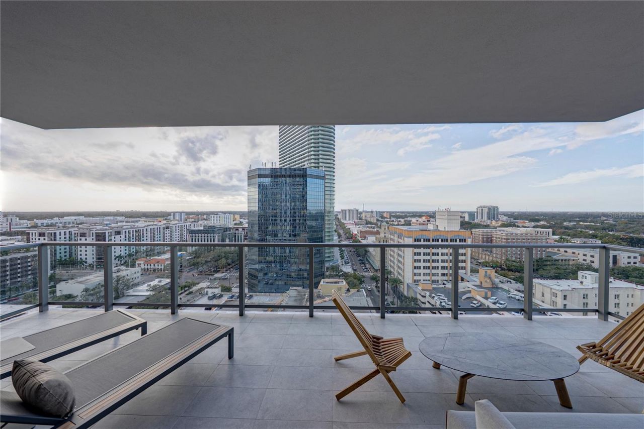 275 1st Avenue S, Unit 1701, Saint Petersburg, FL 33701 Photo