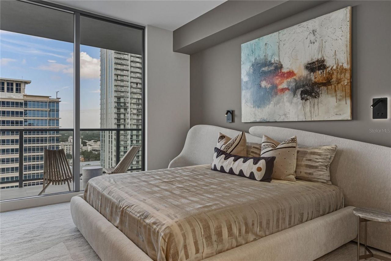 275 1st Avenue S, Unit 1701, Saint Petersburg, FL 33701 Photo