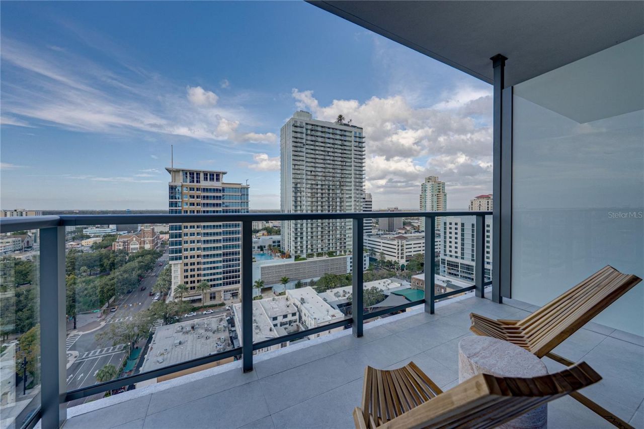 275 1st Avenue S, Unit 1701, Saint Petersburg, FL 33701 Photo