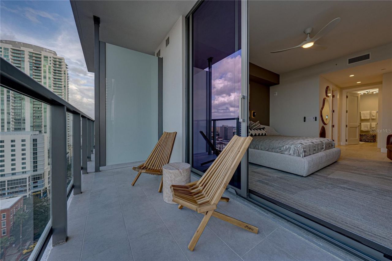 275 1st Avenue S, Unit 1701, Saint Petersburg, FL 33701 Photo