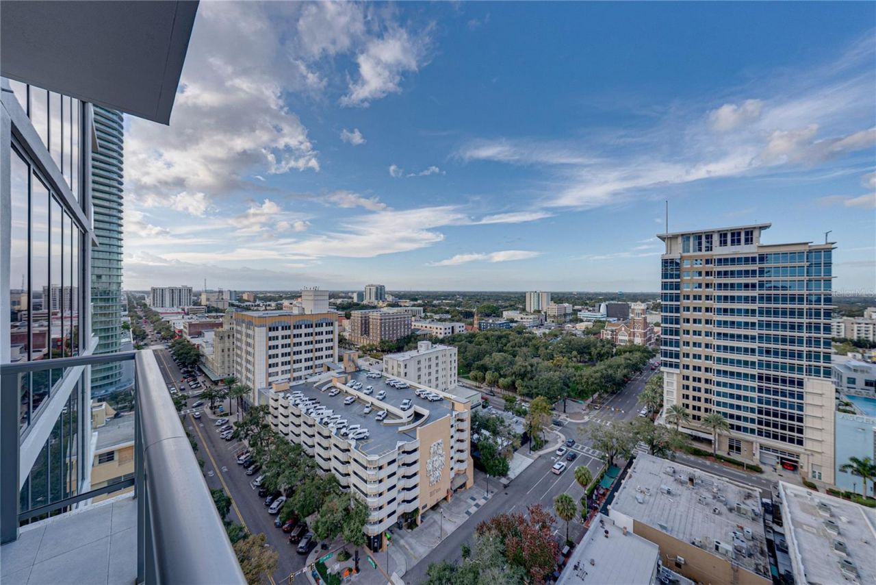 275 1st Avenue S, Unit 1701, Saint Petersburg, FL 33701 Photo