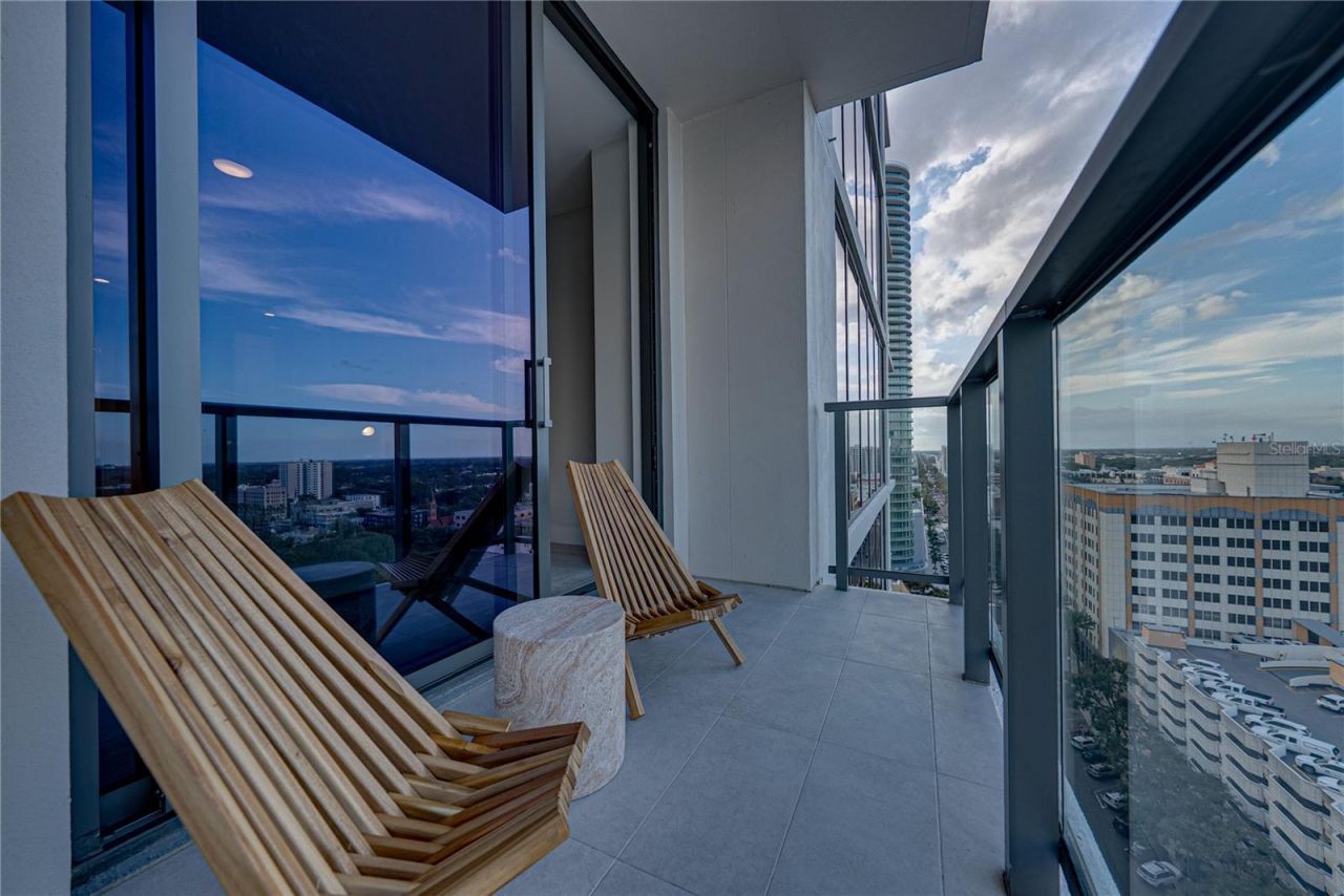275 1st Avenue S, Unit 1701, Saint Petersburg, FL 33701 Photo