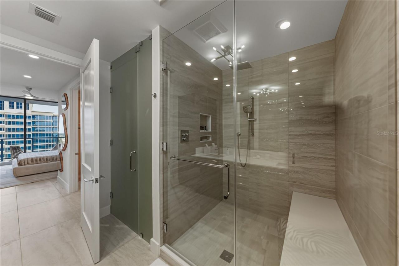 275 1st Avenue S, Unit 1701, Saint Petersburg, FL 33701 Photo