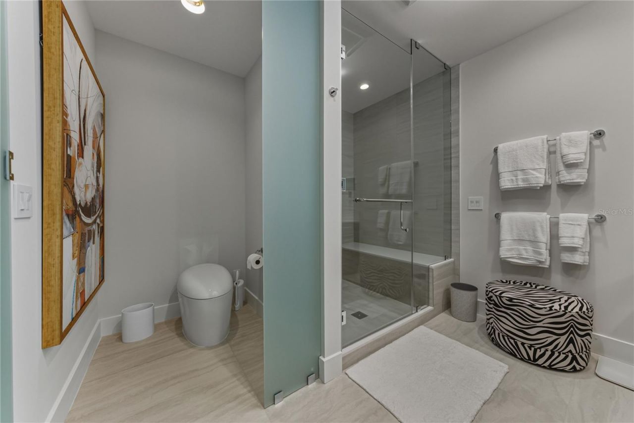 275 1st Avenue S, Unit 1701, Saint Petersburg, FL 33701 Photo