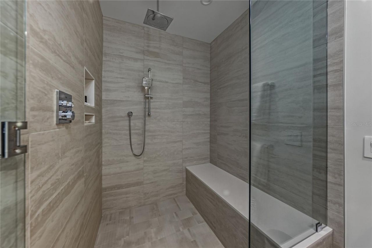 275 1st Avenue S, Unit 1701, Saint Petersburg, FL 33701 Photo