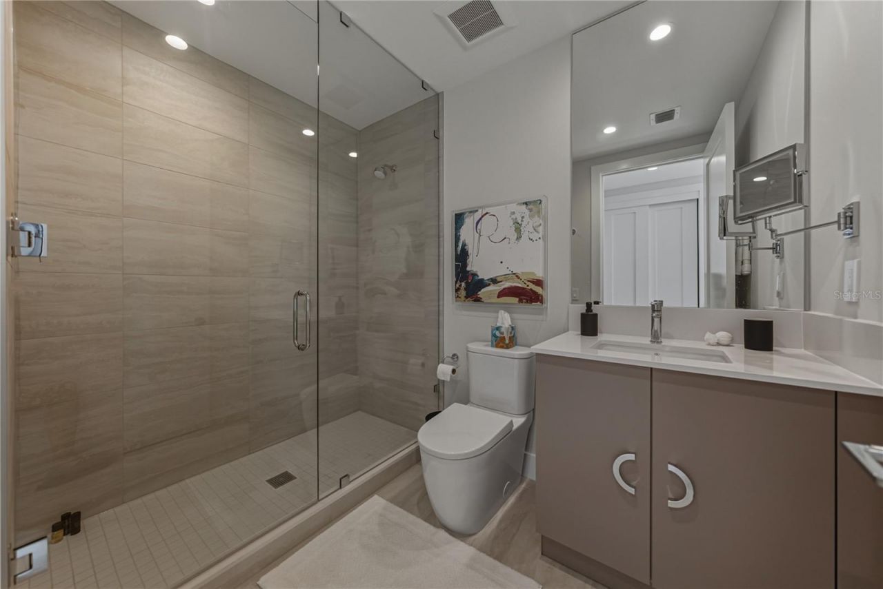 275 1st Avenue S, Unit 1701, Saint Petersburg, FL 33701 Photo