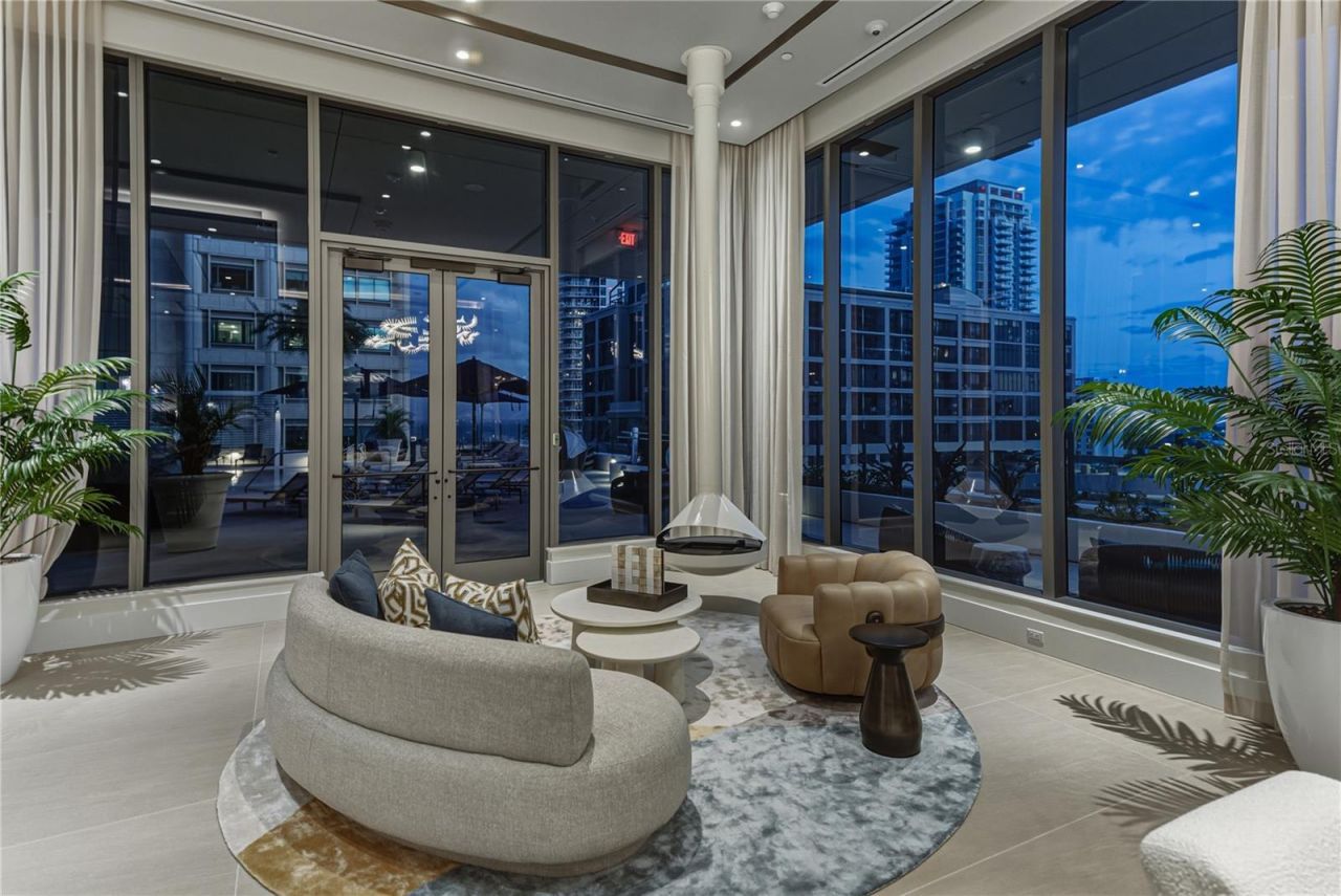 275 1st Avenue S, Unit 1701, Saint Petersburg, FL 33701 Photo