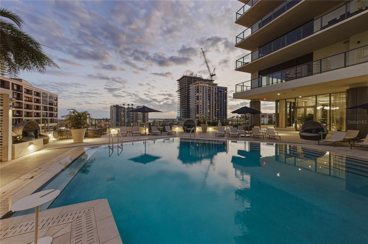 275 1st Avenue S, Unit 1701, Saint Petersburg, FL 33701 Photo