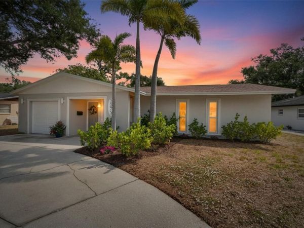 2575 GRANADA CIRCLE E, ST PETERSBURG, FL 33712
