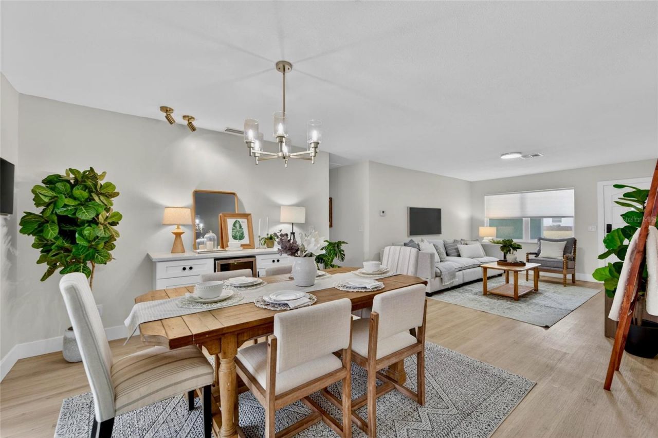2575 Granada Circle E, Saint Petersburg, FL 33712 Photo