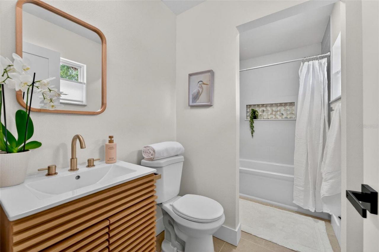 2575 Granada Circle E, Saint Petersburg, FL 33712 Photo