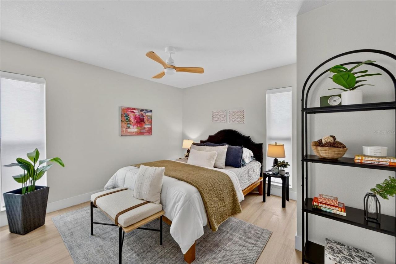 2575 Granada Circle E, Saint Petersburg, FL 33712 Photo