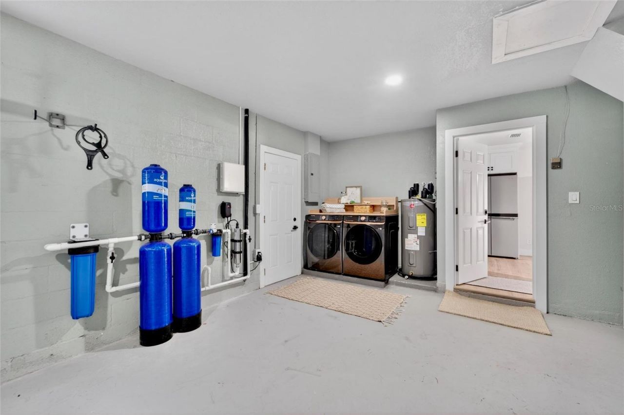 2575 Granada Circle E, Saint Petersburg, FL 33712 Photo