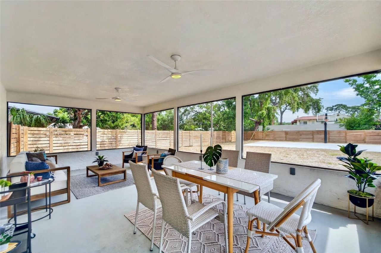 2575 Granada Circle E, Saint Petersburg, FL 33712 Photo