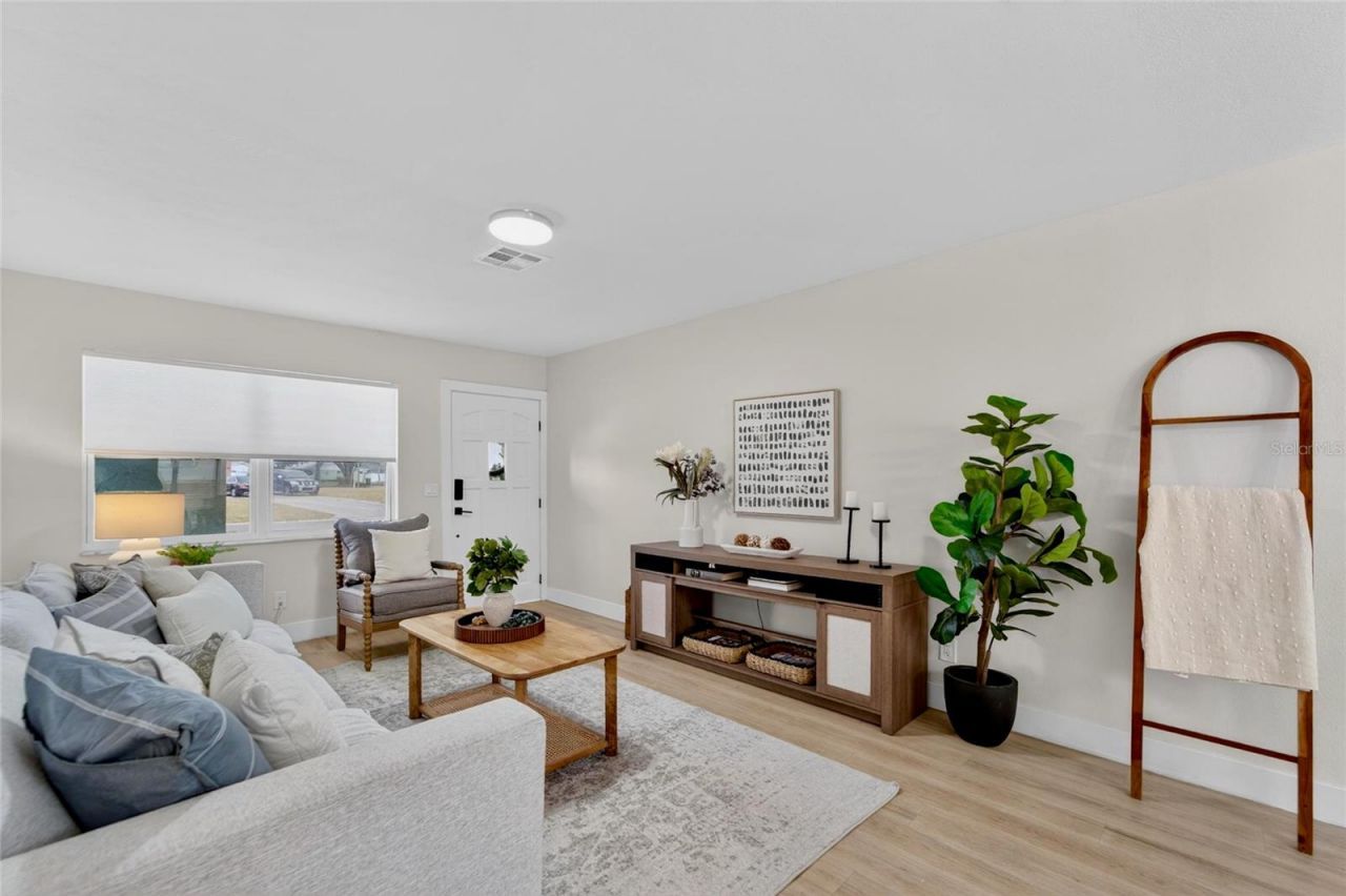 2575 Granada Circle E, Saint Petersburg, FL 33712 Photo