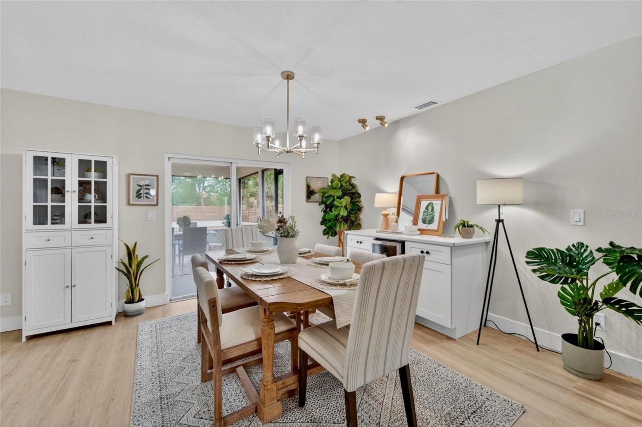 2575 Granada Circle E, Saint Petersburg, FL 33712 Photo