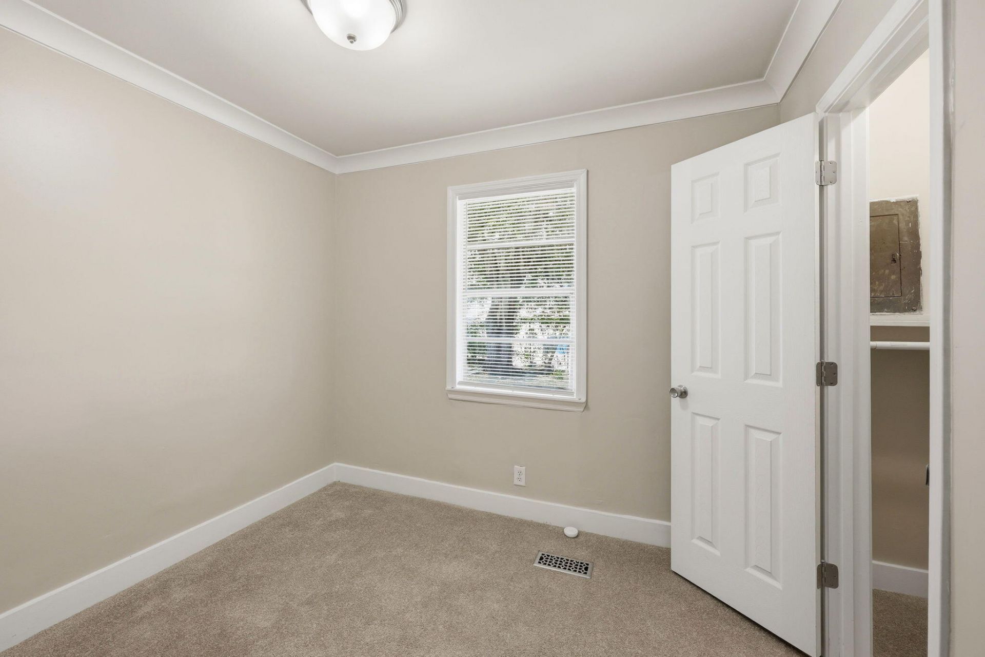 2016 Spruce Boulevard Photo 12