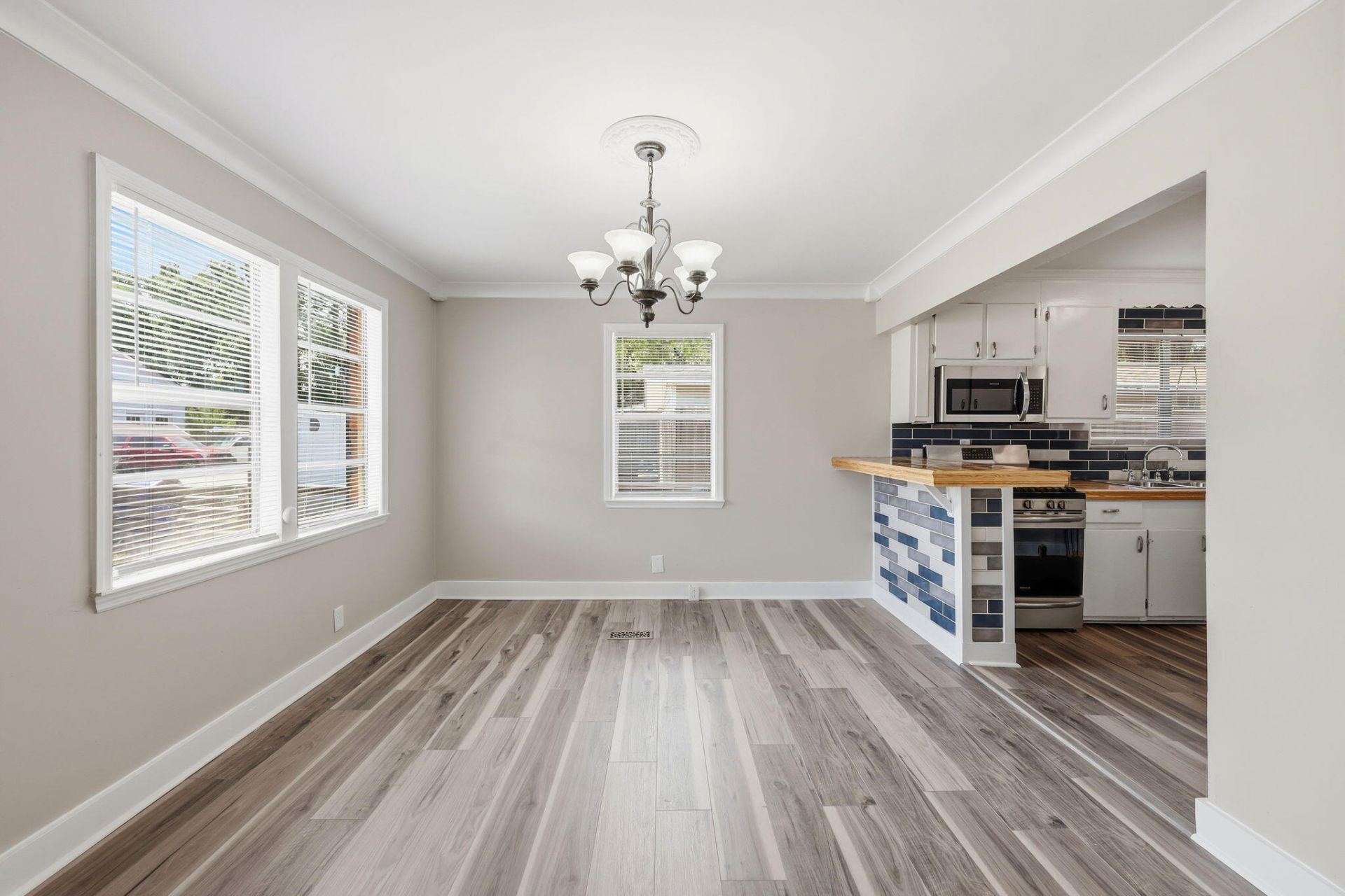 2016 Spruce Boulevard Photo 6