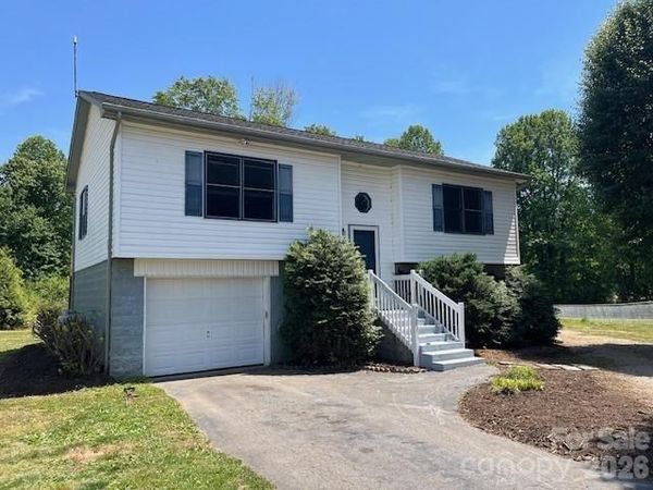 2381 Boardwalk Court , Lenoir, NC 28645
