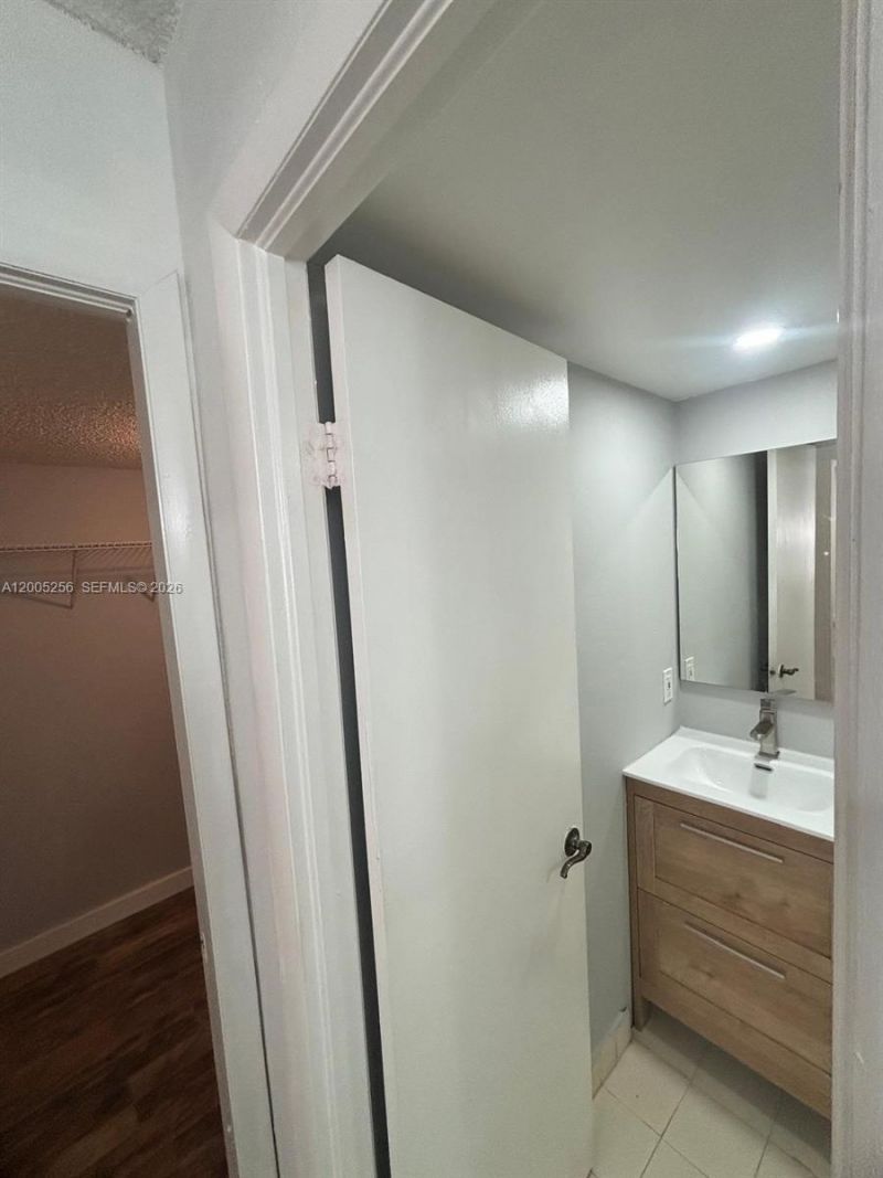 17901 NW 68th Ave, Unit T102, Hialeah, FL 33015 Photo