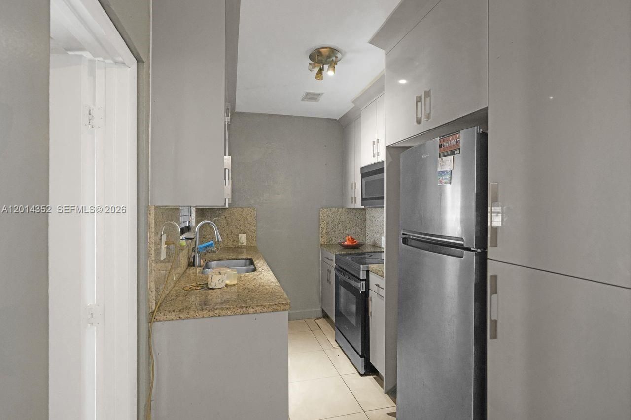 1379 NE 177th St, North Miami Beach, FL 33162 Photo