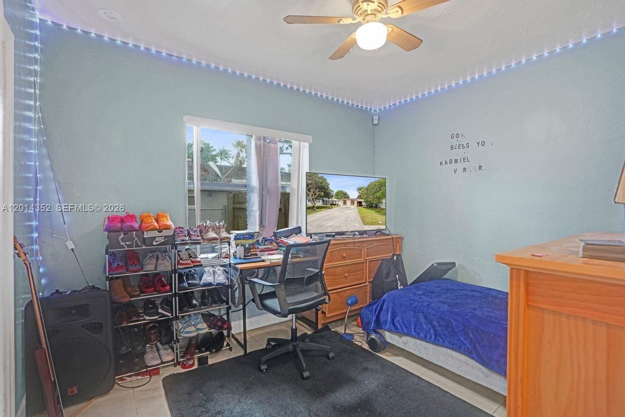 1379 NE 177th St, North Miami Beach, FL 33162 Photo