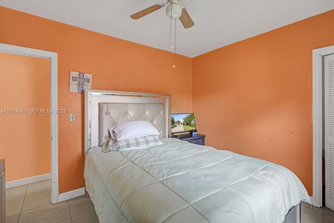 1379 NE 177th St, North Miami Beach, FL 33162 Photo