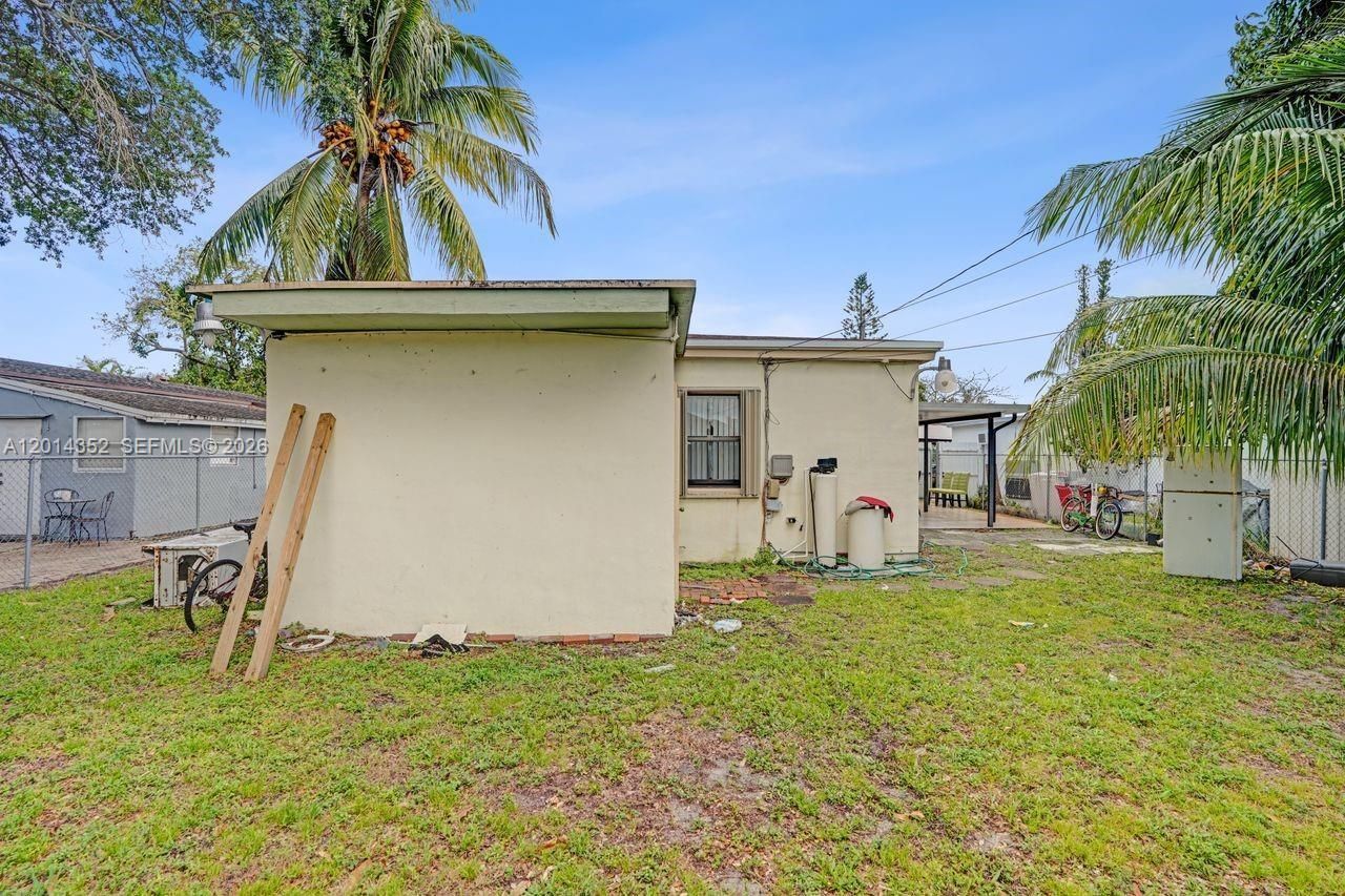 1379 NE 177th St, North Miami Beach, FL 33162 Photo