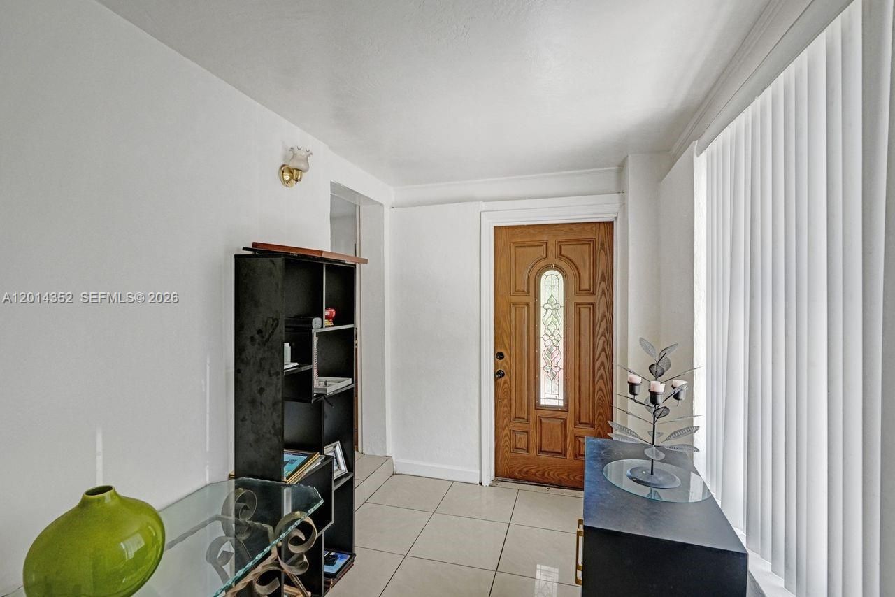 1379 NE 177th St, North Miami Beach, FL 33162 Photo