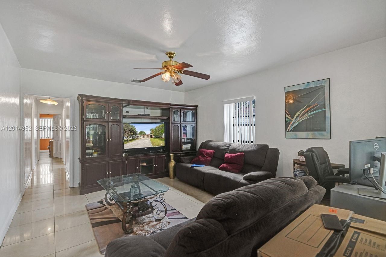 1379 NE 177th St, North Miami Beach, FL 33162 Photo