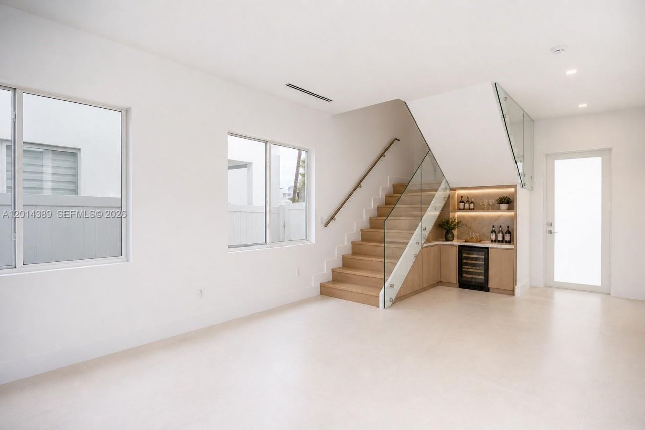 10381 NW 67th Ter, Doral, FL 33178 Photo