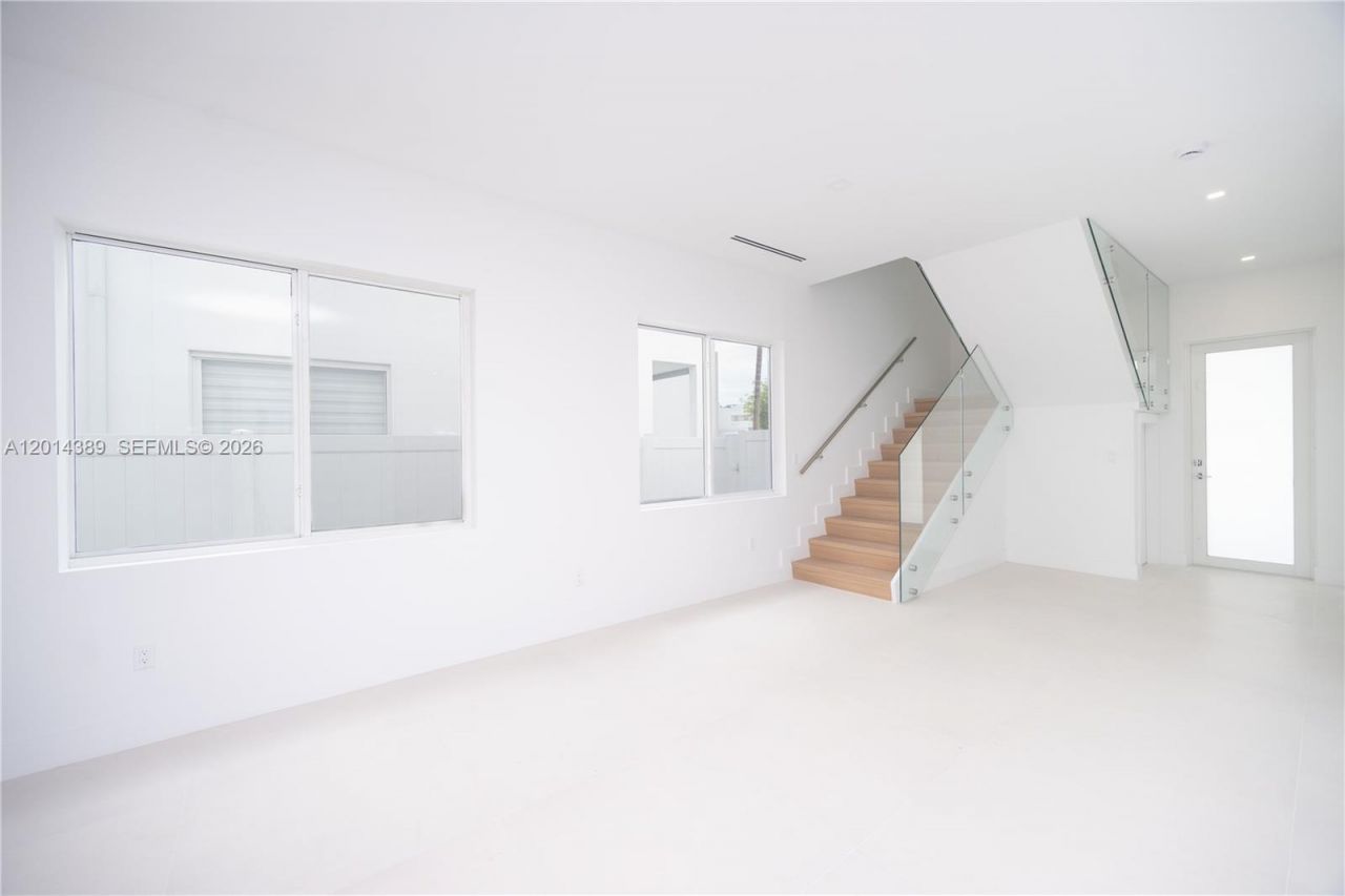 10381 NW 67th Ter, Doral, FL 33178 Photo