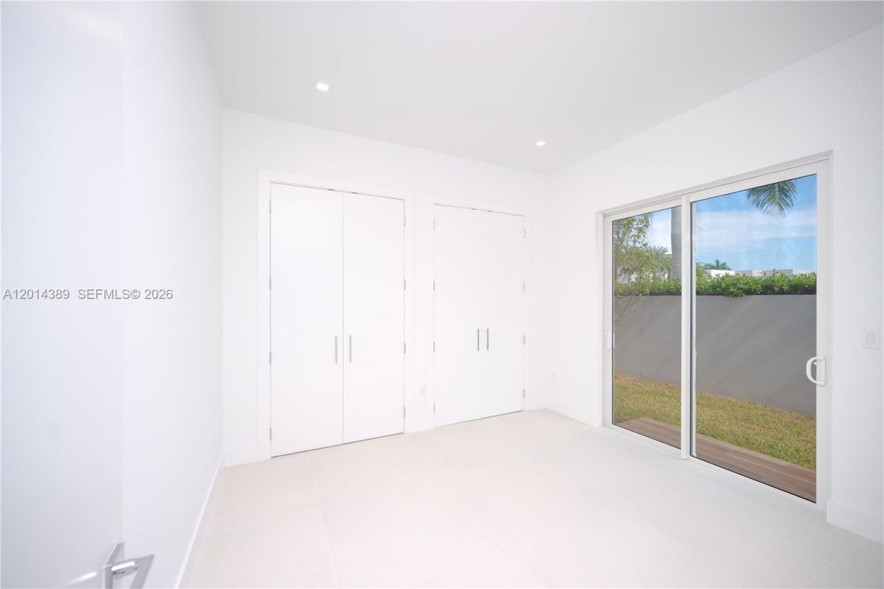 10381 NW 67th Ter, Doral, FL 33178 Photo