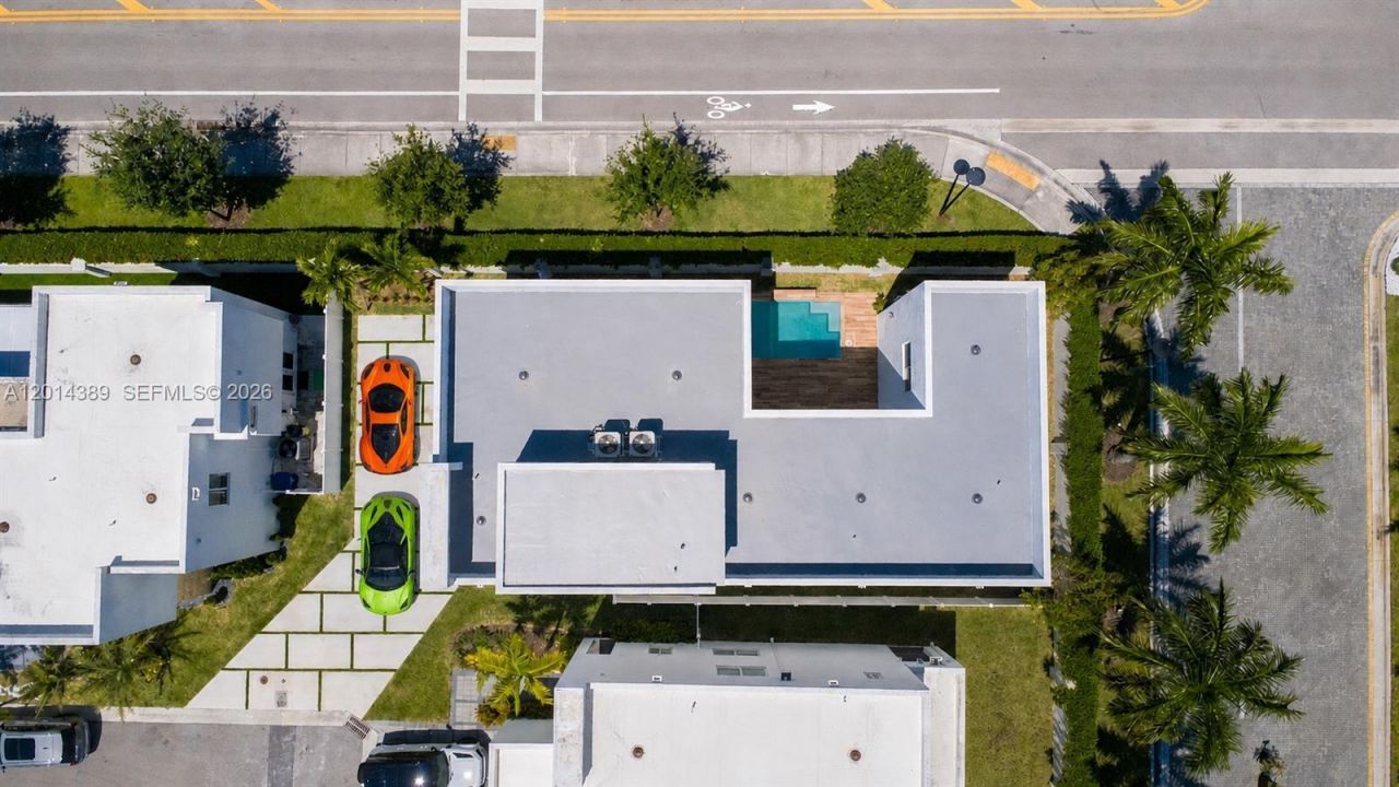 10381 NW 67th Ter, Doral, FL 33178 Photo