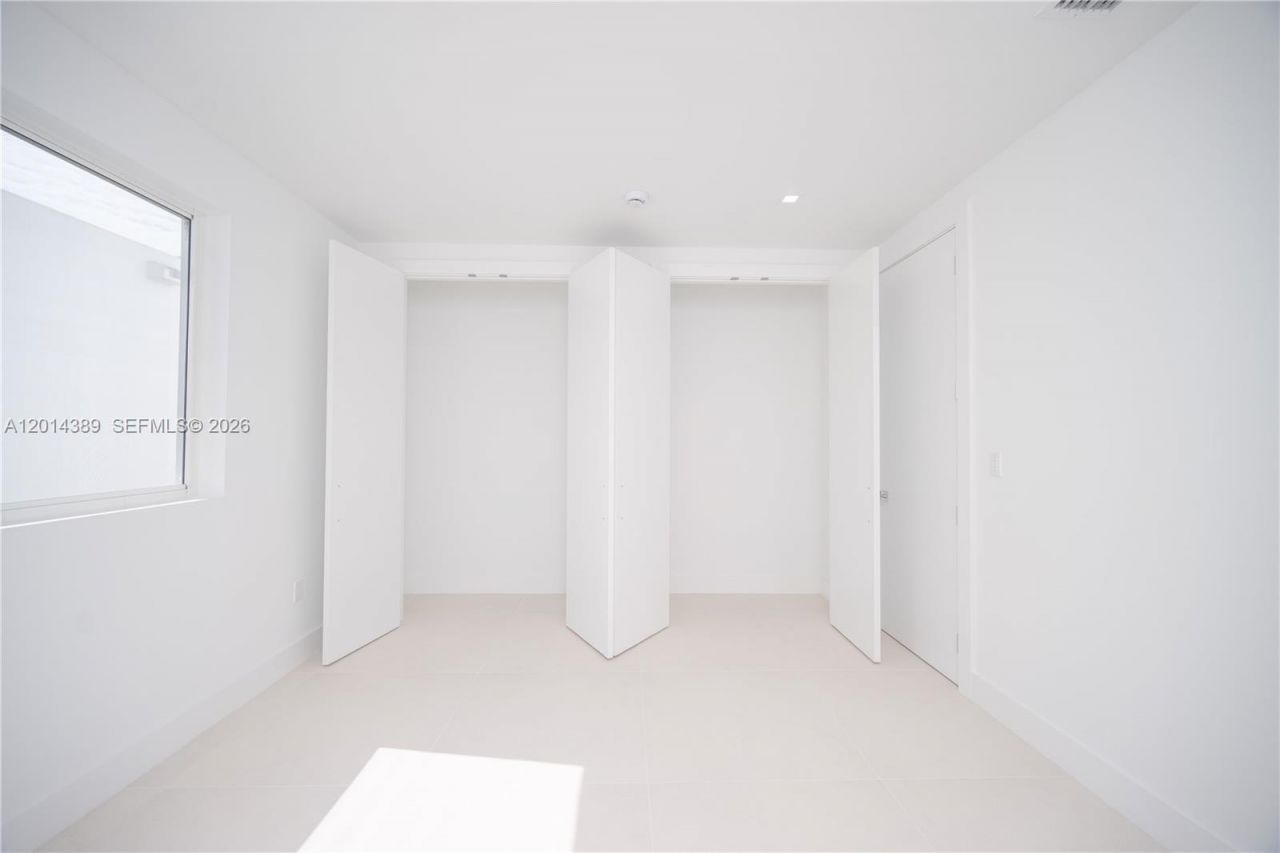 10381 NW 67th Ter, Doral, FL 33178 Photo