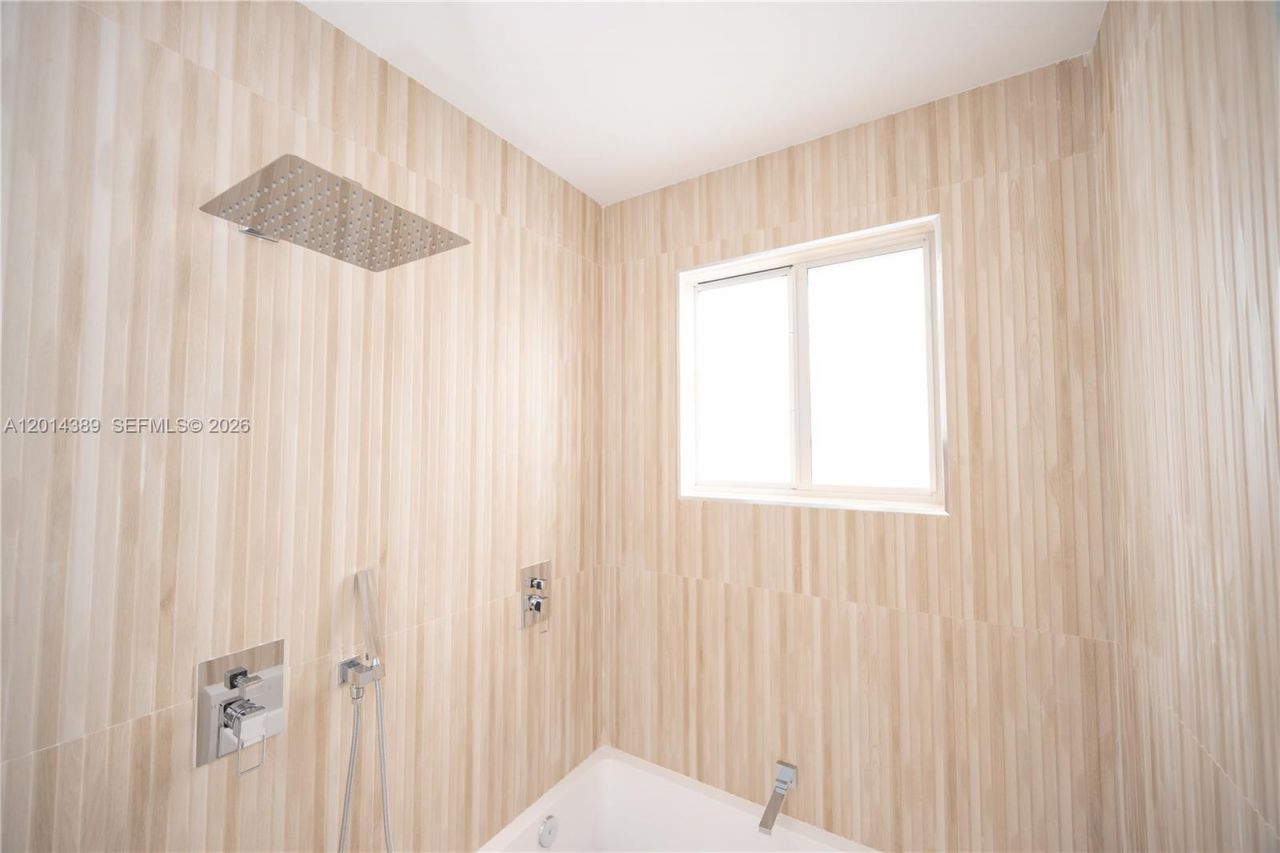 10381 NW 67th Ter, Doral, FL 33178 Photo